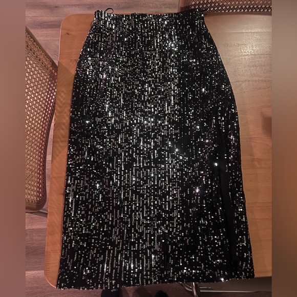 Greylin Karla sequin midi skirt with side slit - Picture 3 of 7